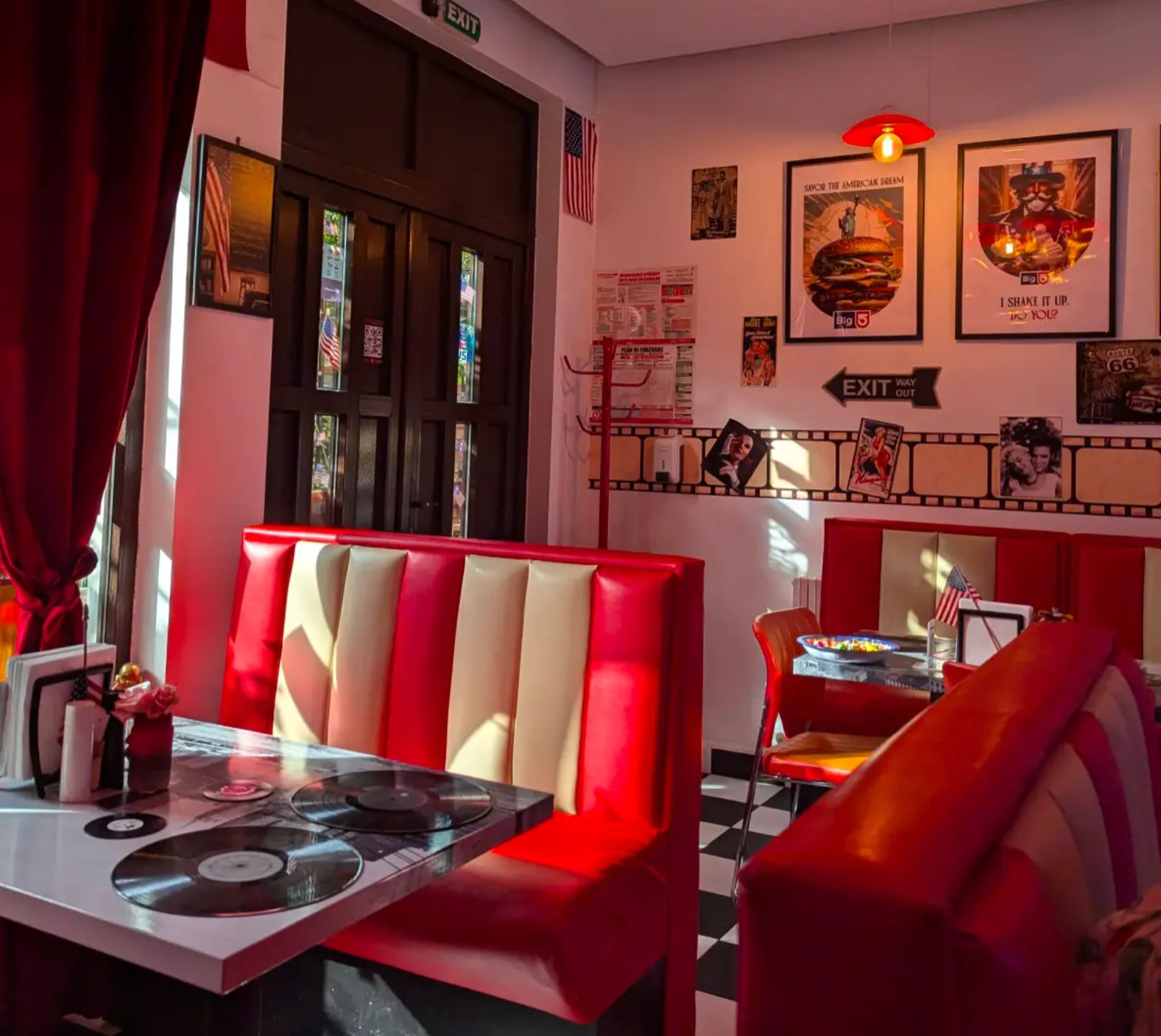 Big5 American Diner Interior