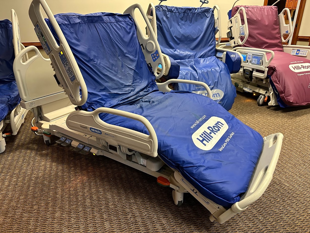 Hill Rom P3200 Versacare Bed Picture