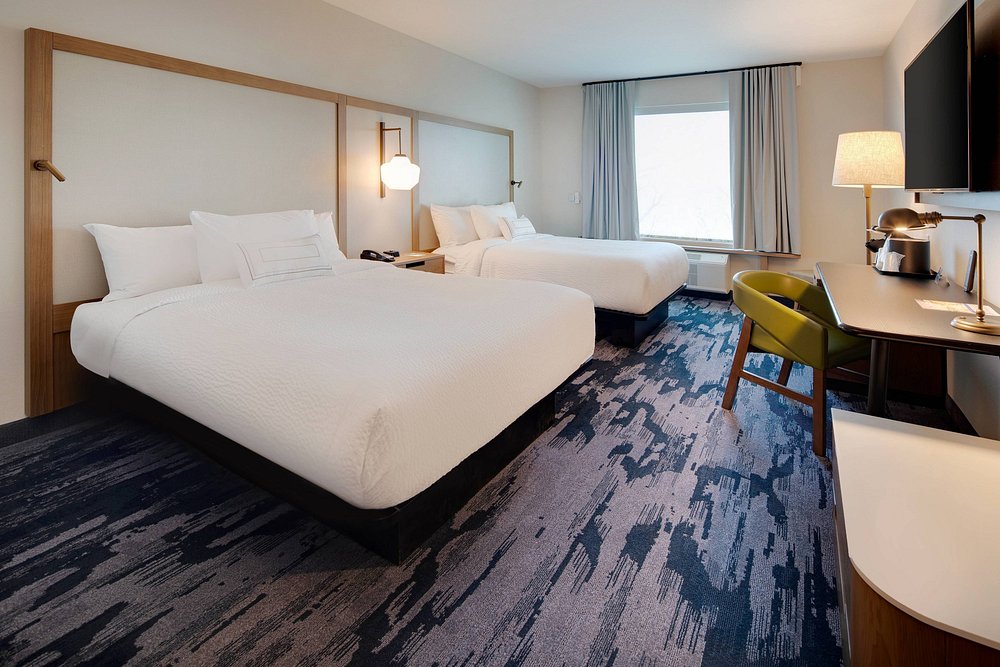 Queen Guest Room 1